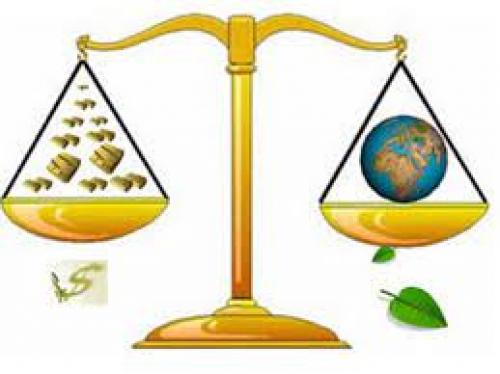 A tensão entre proteção ambiental e economia: o desafio da sustentabilidade.